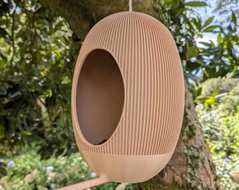 Hängendes Vogelfutterhaus, Modell La Cannelé, modernes japanisch inspiriertes skandinavisches Minimalismus-Design, perfekt für die Dekoration von Garten und Balkon.