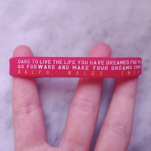 Bransoletka silikonowa z motywującym cytatem Dream