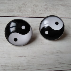 Yin and Yang Taoism Aisan Culture Pin Badge