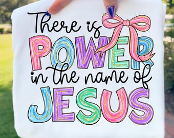 Le pouvoir en Jésus Coquette chrétienne Png, Design tendance de chemise de versets bibliques chrétiens, Sublimation de croix religieuse, Église de femmes de tous les jours Png