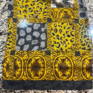 Sciarpa vintage con stampa animalier 62x15, patchwork leopardato nero oro, rettangolare, stile retrò