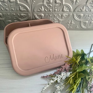 Capacity of 800ml square kitchen glass lunch box with silicone pink lid