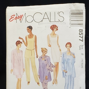 Puede incluir: Un patrón de costura para cuatro atuendos diferentes. El patrón es para las tallas 16, 18 y 20. El patrón se llama "Easy McCall's" y el número de patrón es 8577.