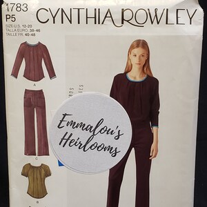 Peut inclure: Un patron de couture pour un haut et un pantalon pour femme. Le patron est de Simplicity et est conçu par Cynthia Rowley. Le numéro du patron est 1783 et la taille est 12-20.