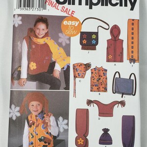 Simplicity 5285, uncut pattern for unisex child outdoor accessories sizes xs, s,m,l