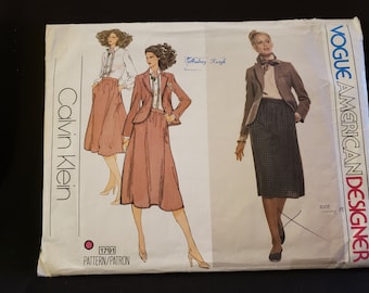 1979 Size 6 Vogue 7305 Vintage Uncut Sewing Pattern Skirt with Length Variations