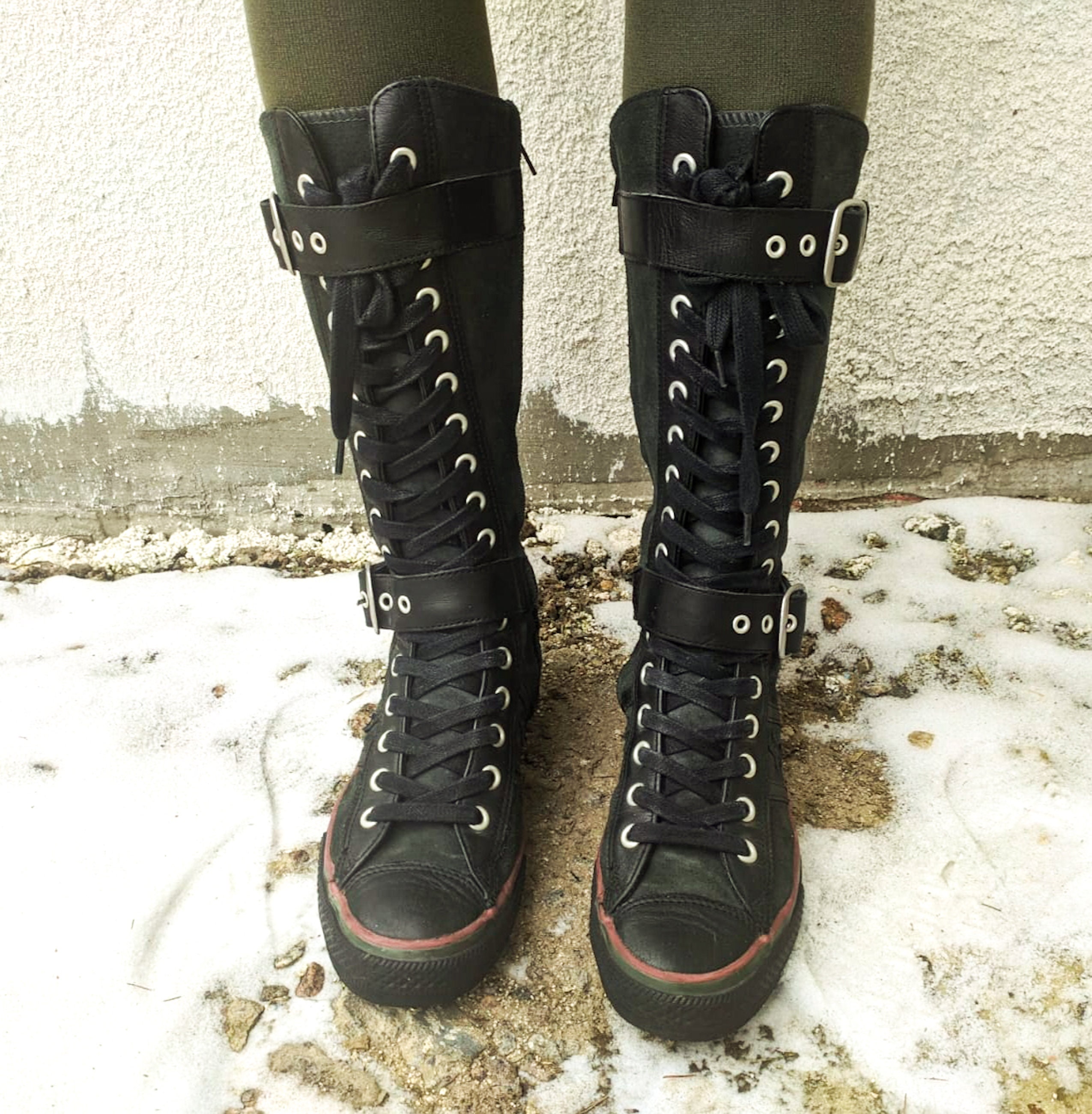 goth converse shoes