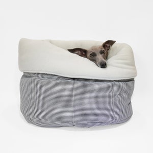Luxury Dog Snuggle Bed - LÈ SAC Quilted Pet Bedding, Dog Sleeping Bag, Snuggle Sack, Cosy Bed for Small Dogs, Dog Cave, Italian Greyhound