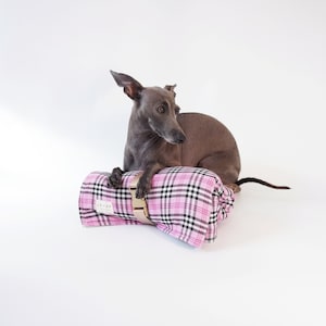 Dog Travel Mat (Pink Tartan) - LÈ MAT - Quilted Roll Up Travel  Mat For Dogs, Settle Dog Mat, Washable Portable Pet Bedding, Gift For Dogs