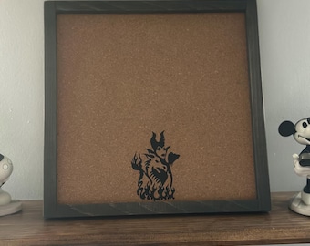 Tablero de exhibición de la colección de pins de Disney de Maléfica