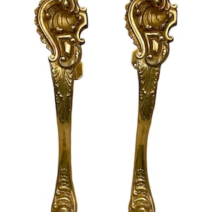 een antieke set van 2 zeer grote Franse rococo-kasteel Napoleon III vuurvergulde gordijnhouders circa 1870-80