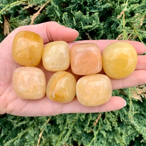 Yellow Aventurine Tumbled Stone (India)