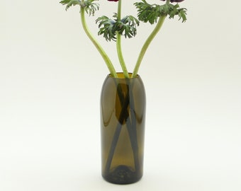 Vase fabriqué à partir de vieilles bouteilles en verre, taillées à la main ; Bouteille de vin de 0,75 l