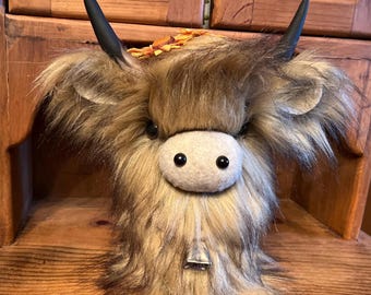 Faux Fur Highland Cow: Soft Face, Decorative Accent (9 inches)