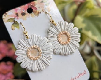 Daisy Earrings - in speckled white - polymer clay - spring - summer