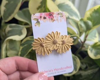 Small Barrette - Triple Daisy in yellow - polymer clay hair accessory