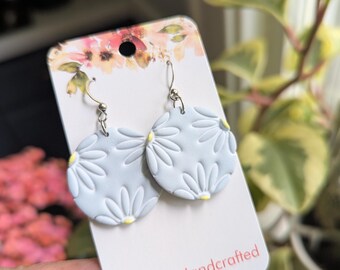 Circle with Daisies - polymer clay - spring - flowers