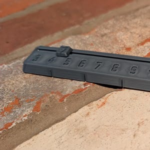 To-hit number tracker compatible with Battletech tabletop miniatures game STL ONLY for PERSONAL use