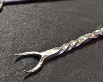 Hand forged barbecue/grill fork