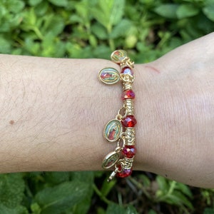 Adjustable Virgen De Guadalupe Red Thread Protection Bracelet With Virgin Dangle Charms