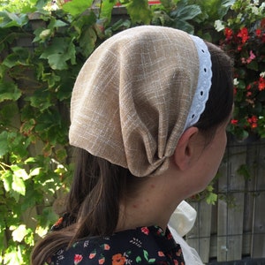 Camel headscarf, Christian head covering