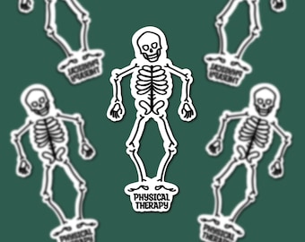 Puede incluir: Pegatina de esqueleto blanco y negro con las palabras "Physical Therapy" en la base. La pegatina está rodeada de otras pegatinas del mismo diseño sobre un fondo verde oscuro. El esqueleto está de pie.