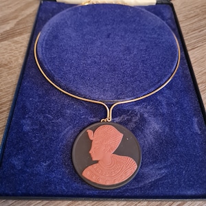 Vintage Black Basalt and Terracota Wedgwood Egyptian Collection Pharaoh Tutankhamun Pendant Choker Necklace