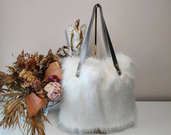 White Faux Fur Tote Bag With Long Hair Fur Handbag for Winter