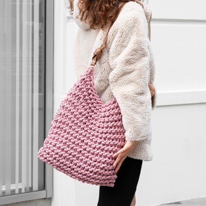 Sac à bandoulière hobo pour femme, grand sac fourre-tout bohème au crochet, sac de week-end couleur blush, cadeau fait main pour femme