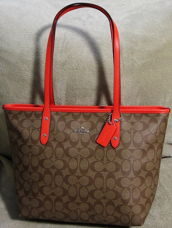 Coach Medium Signature Tote Bag