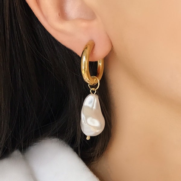Chunky Pearl Hoop Earring, Baroque Large Pearl Gold Hoop, Pearl Drop Huggie Hoop, Minimalist, Hoops With Pearl Pendant, Pearl Charm