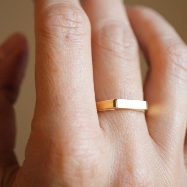 Goldener Ring mit horizontalem Streifen, Flachring aus Edelstahl, minimalistischer Streifenring
