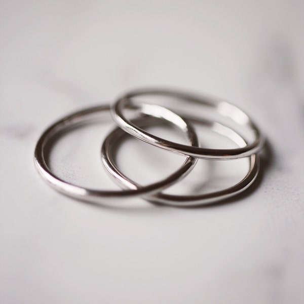 Silber Bandring, 925 Sterling Silber Stapelbare Ringe, Minimalistische Stapelring, Schichtung, dünne Bandring