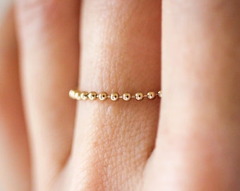 Anillo de bola de oro suave de 14k, anillo suave de relleno de oro de 14k punteado, anillo de cadena de cuentas de oro, anillo delicado de cadena de bolas