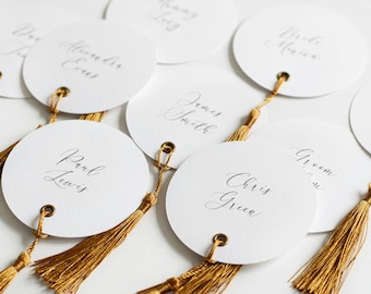 Circular wedding PLACE CARDS with TASSEL, Personalised fringed circle place names, Round shape place tags, Chic and elegant lay down cards