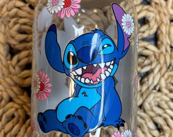 Vaso de cristal con puntadas