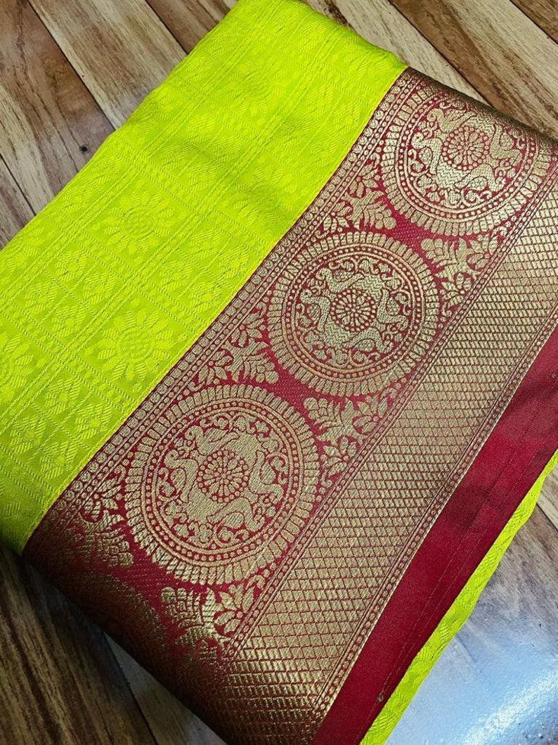 Traditional Kanchipuram Soft Silk Weaving Work Saree With Unstitched Running Blouse For Women