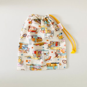 Sac imperméable pour maillot de bain mouillé en tissu coton enduit motifs petites caravanes