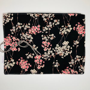 Trousse à pinceaux en tissu coton noir à fleurs japonaises intérieur noir image 4