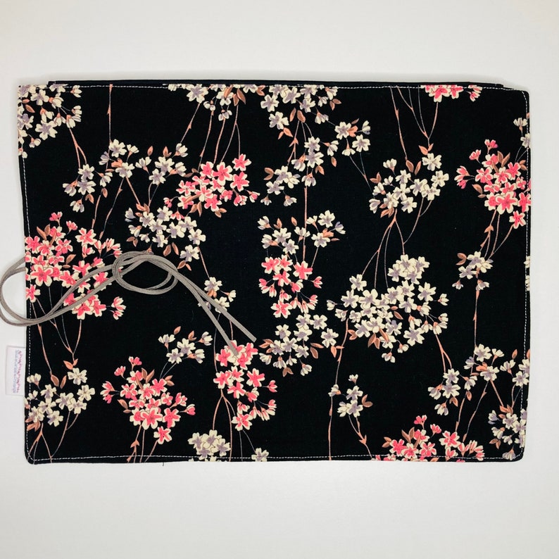 Trousse à pinceaux en tissu coton noir à fleurs japonaises intérieur noir image 4