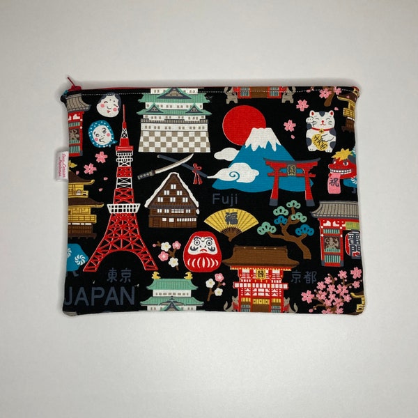 Pochette pour iPad ou tablette équivalente, molletonnée, en tissu noir motifs japonais.