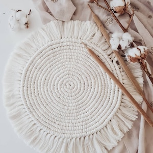Macrame Round Table Runner Coaster in Natural, Boho Style for Home Decor, Makramee Tischläufer Boho Round Table Placemat for Living Room image 1