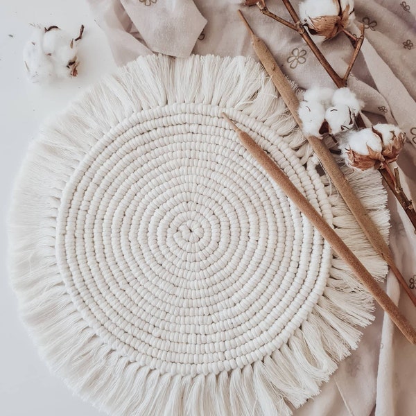 Macrame Round Table Runner Coaster in Natural, Boho Style for Home Decor, Makramee Tischläufer Boho Round Table Placemat for Living Room