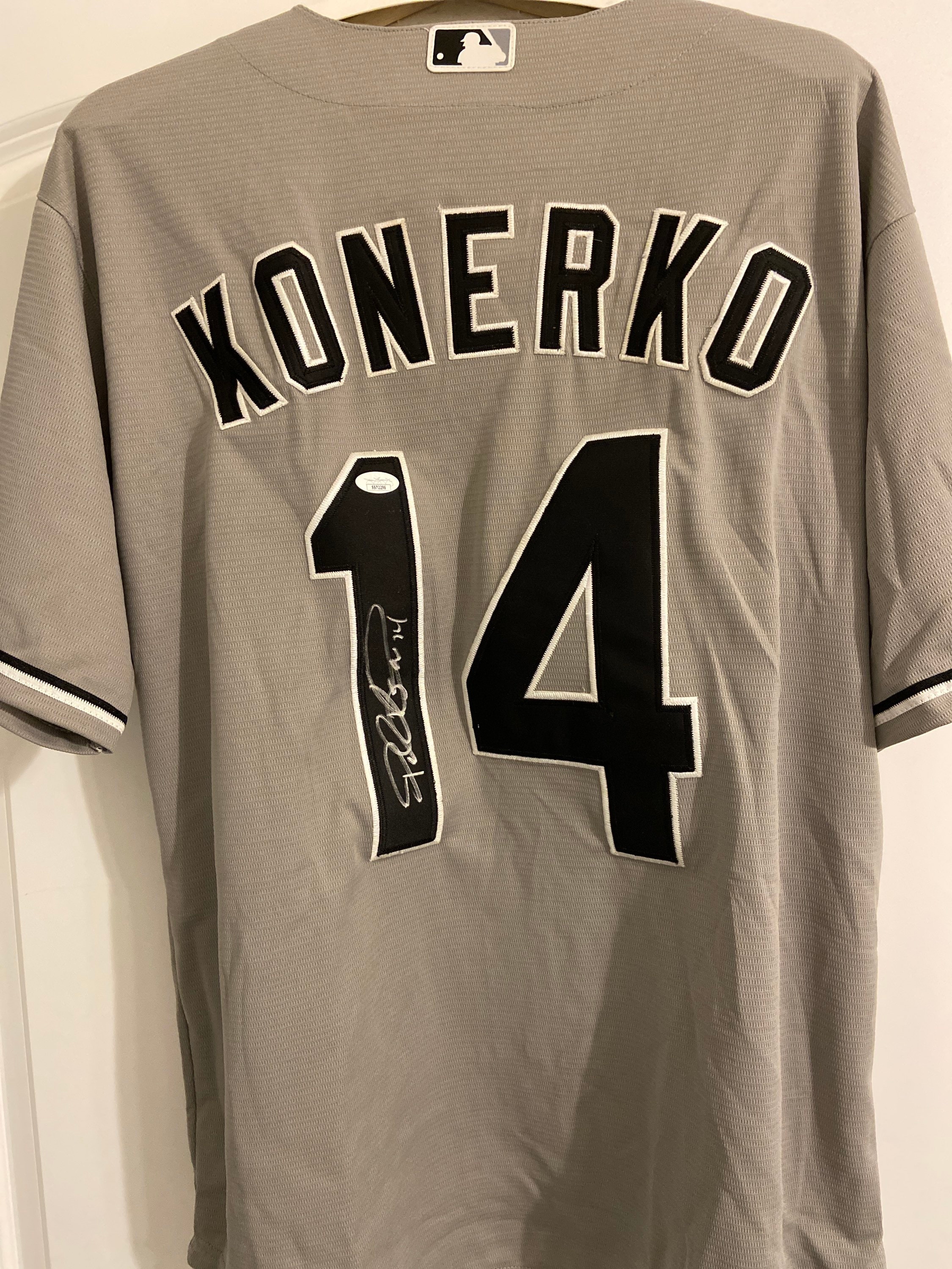 Paul Konerko Signed XL Majestic White Sox Jersey With Matching 