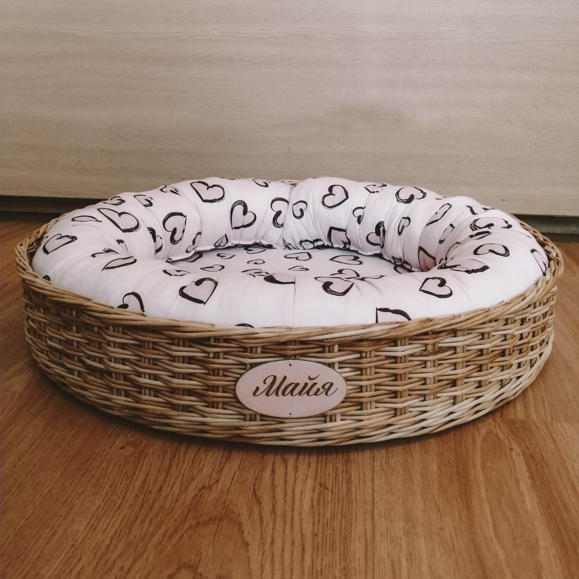 round wicker dog bed