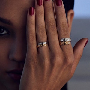 Two toned ring. Quilted ring.