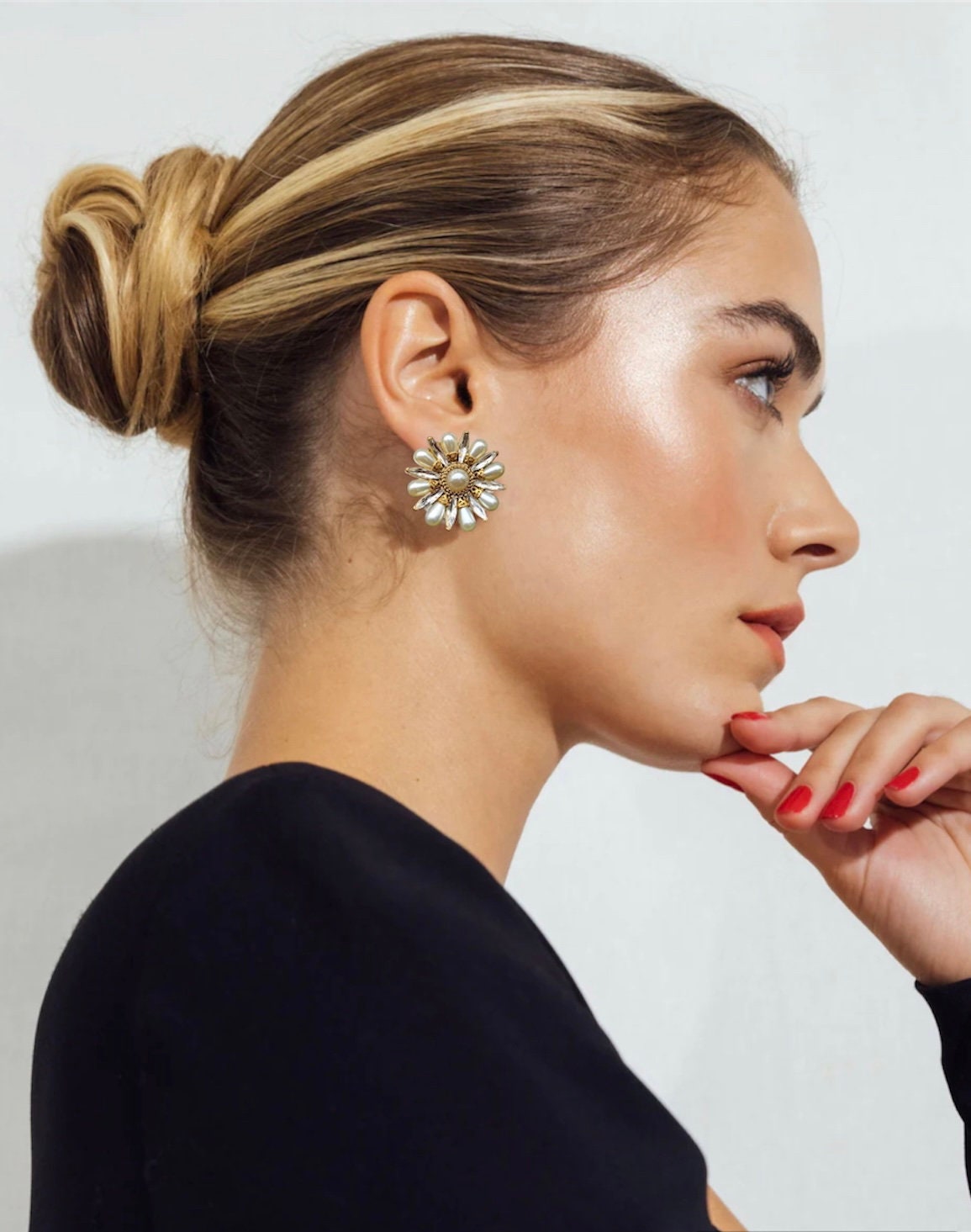 VINTAGE HOLLYWOOD☆texture pearl flower earrings ピアス Beautiful High Quality Flower Earrings. Large Statement