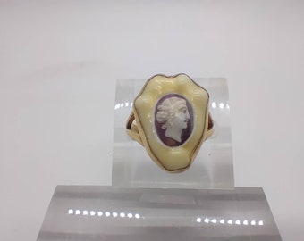 Rare Victorian antique 9ct gold mounted small full cowrie shell cameo ring