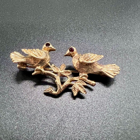 Beautifully Modelled Solid 9ct Gold Double Bird B… - image 4