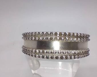 Perfect example - period antique Victorian English hallmarked silver hinged bangle / bracelet